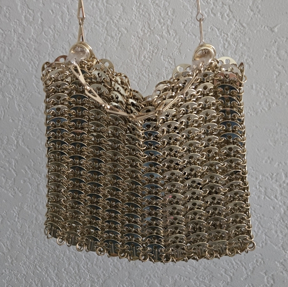 Rabanne Iconic 1969 Chainmail Shoulder Bag in light gold - Picture 11 of 12